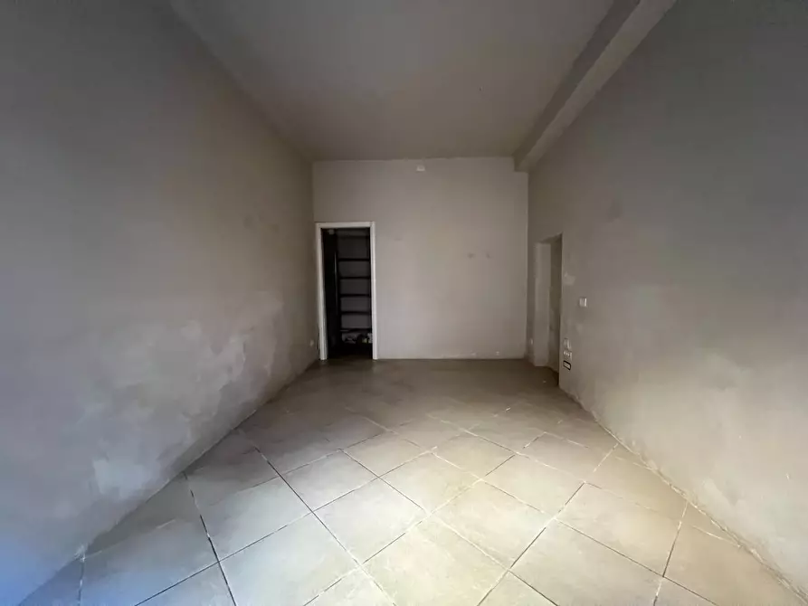 Immagine 3 di Ufficio in affitto  a Lucca