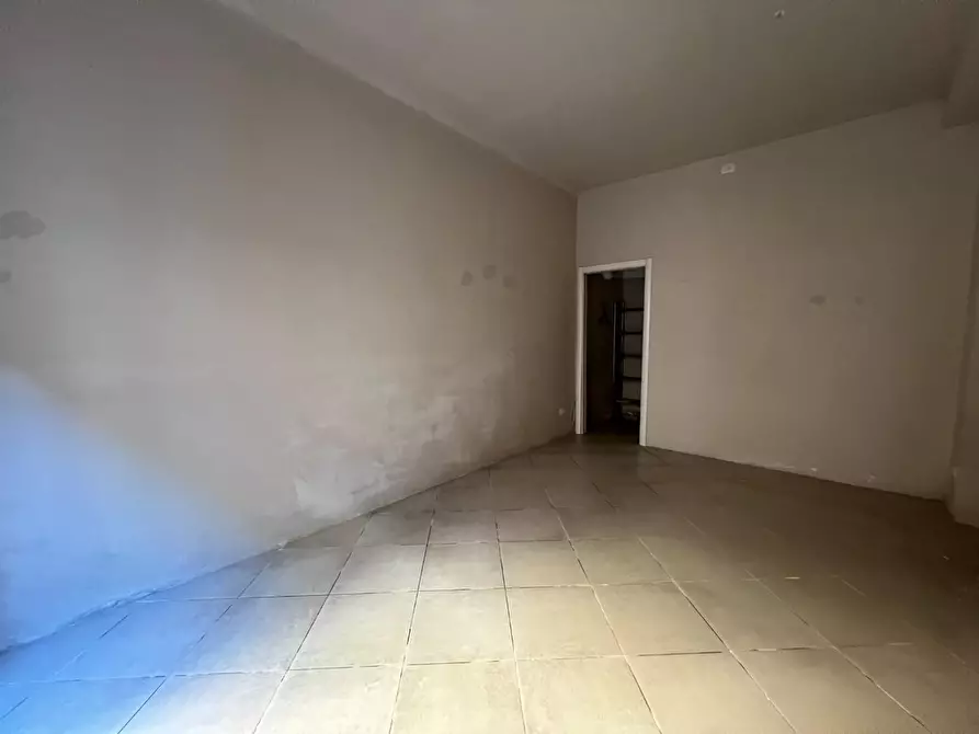 Immagine 6 di Ufficio in affitto  a Lucca