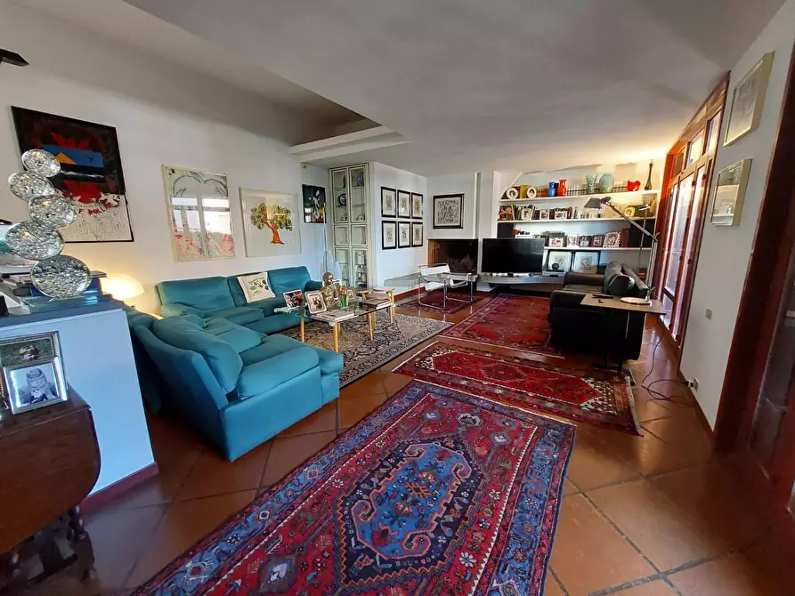 Immagine 3 di Villa in vendita  a Pontedera