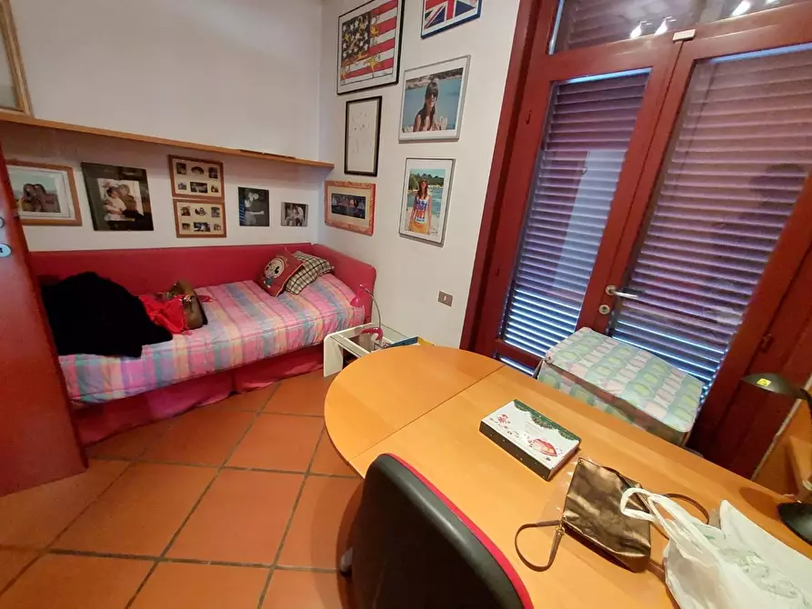 Immagine 21 di Villa in vendita  a Pontedera