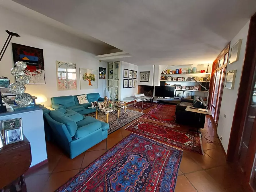 Immagine 9 di Villa in vendita  a Pontedera