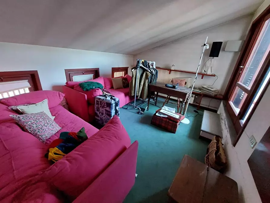 Immagine 50 di Villa in vendita  a Pontedera