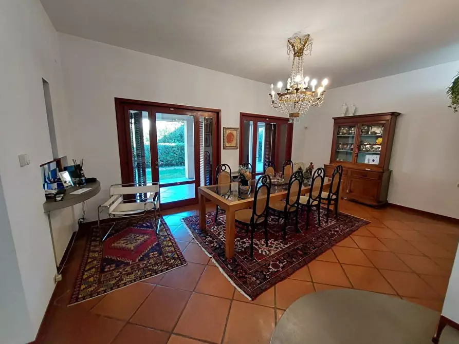 Immagine 6 di Villa in vendita  a Pontedera