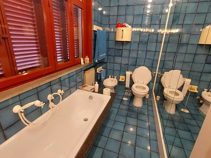 Immagine 27 di Villa in vendita  a Pontedera