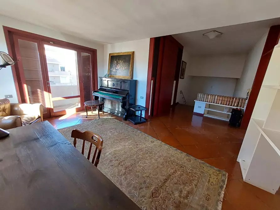 Immagine 30 di Villa in vendita  a Pontedera