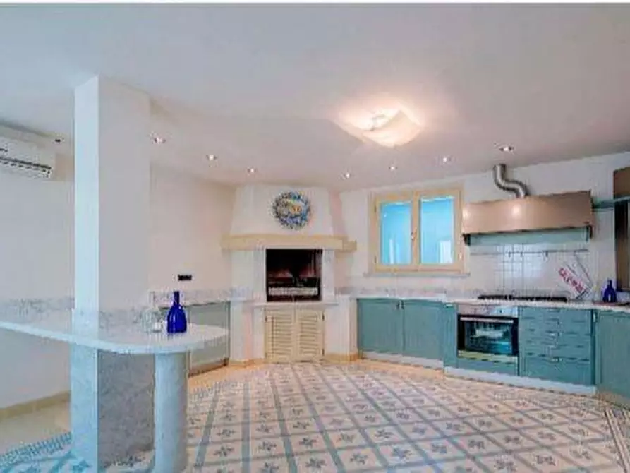 Immagine 8 di Casa indipendente in affitto  a Forte Dei Marmi