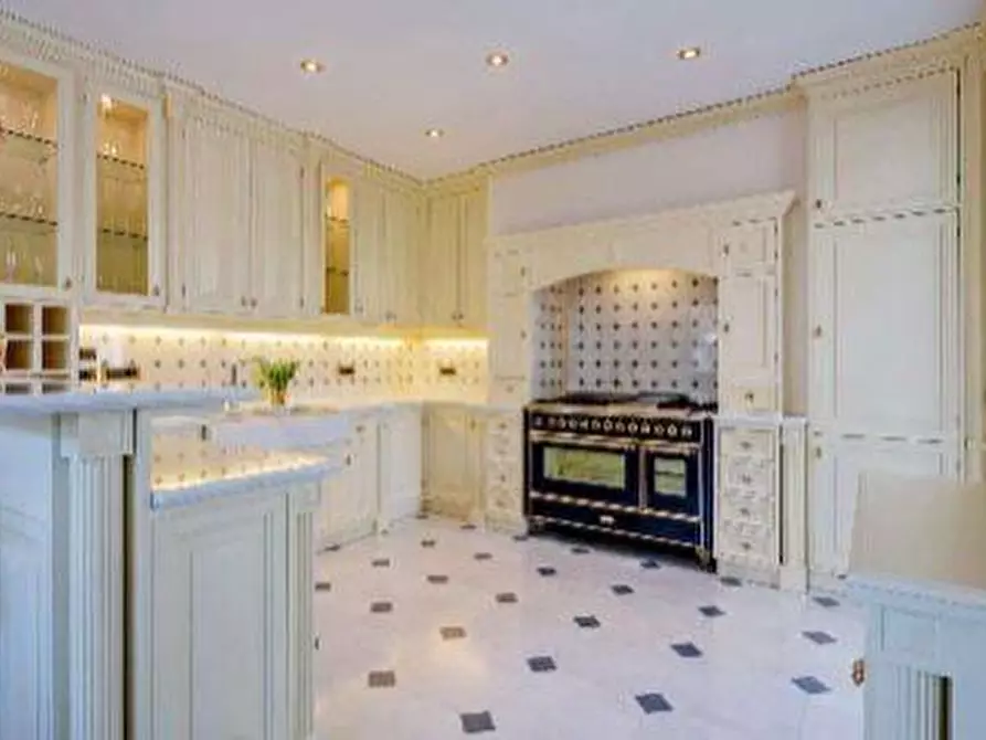 Immagine 20 di Casa indipendente in affitto  a Forte Dei Marmi