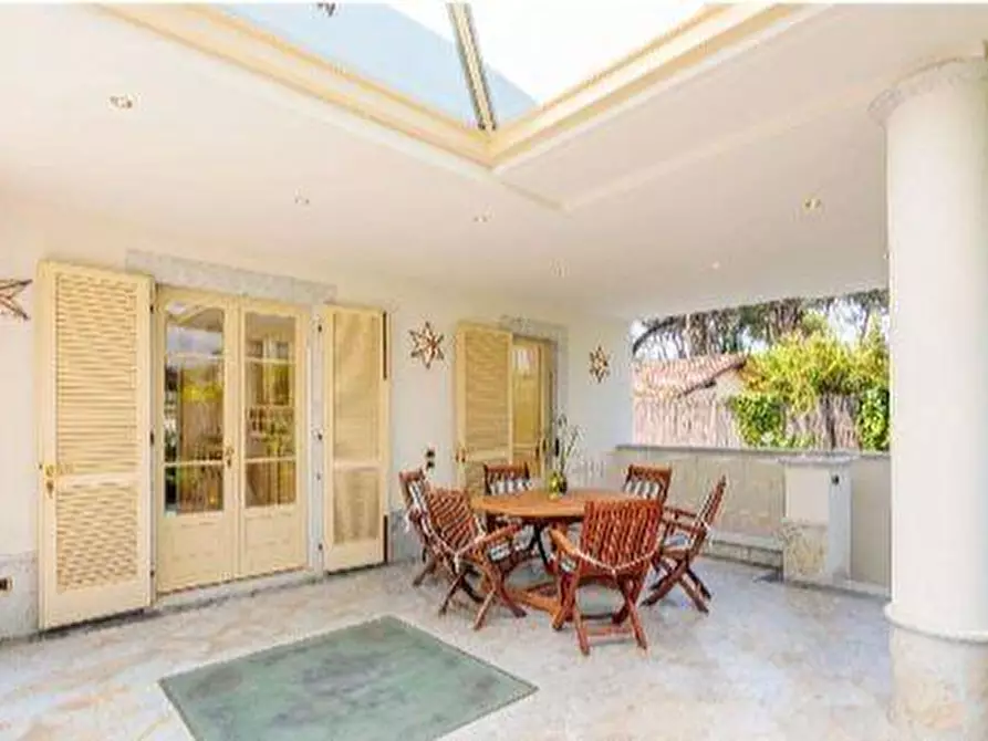 Immagine 27 di Casa indipendente in affitto  a Forte Dei Marmi