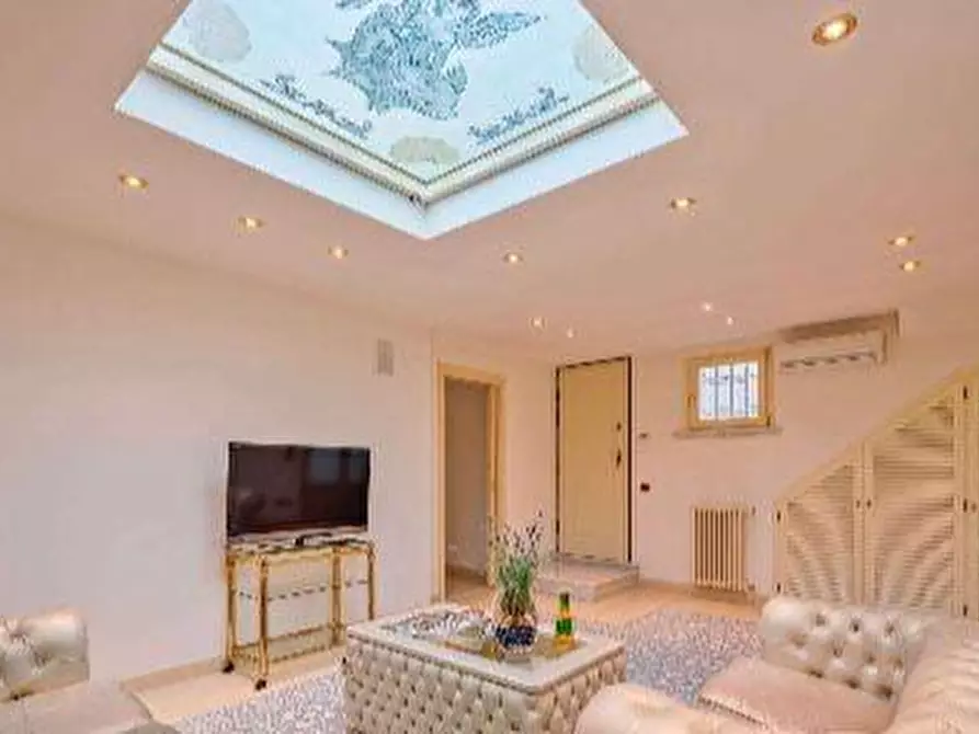 Immagine 2 di Casa indipendente in affitto  a Forte Dei Marmi