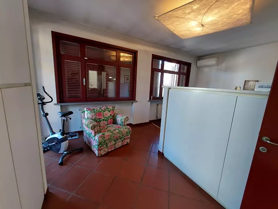 Immagine 22 di Casa bifamiliare in vendita  a Pontedera