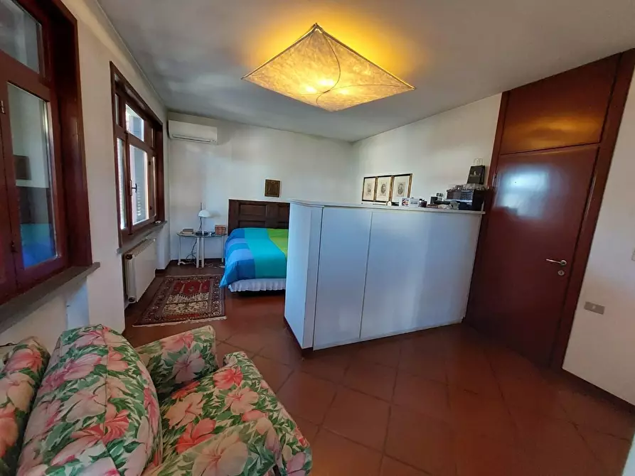 Immagine 25 di Casa bifamiliare in vendita  a Pontedera