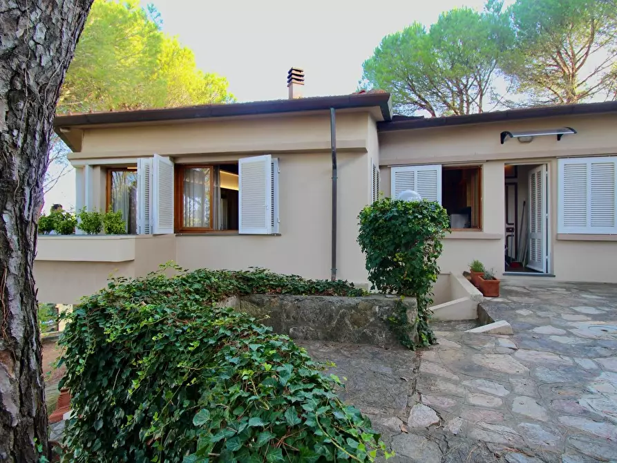 Immagine 1 di Villa in vendita  a Casciana Terme Lari