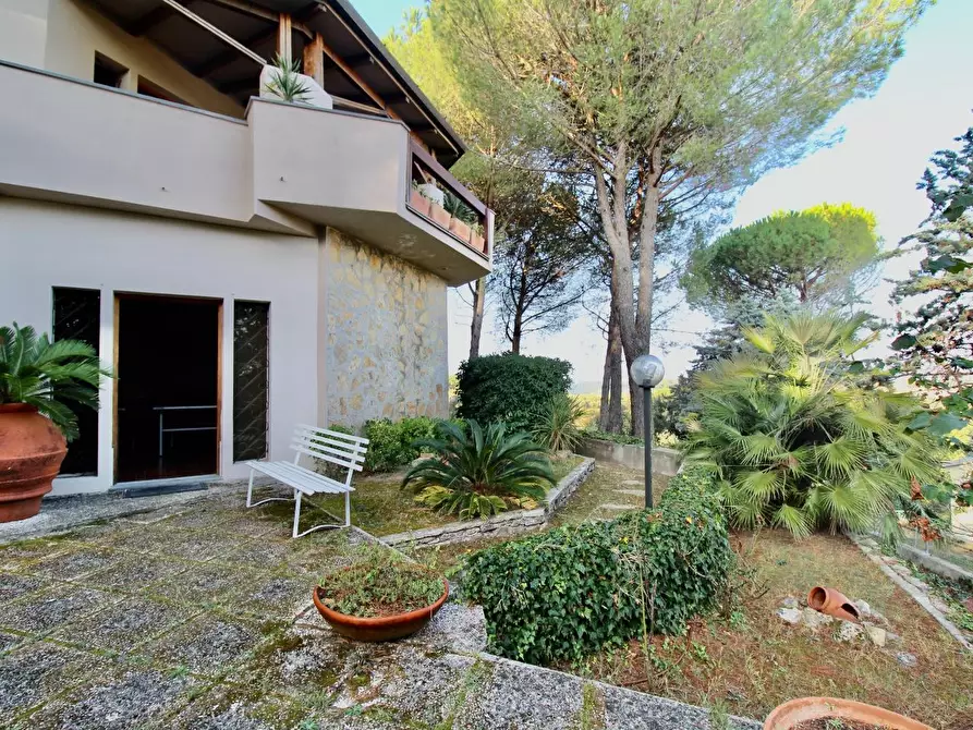 Immagine 3 di Villa in vendita  a Casciana Terme Lari