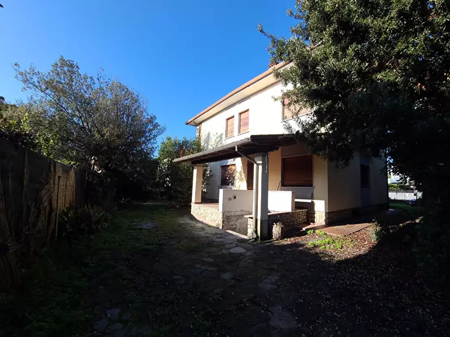 Immagine 6 di Villa in vendita  a Pietrasanta