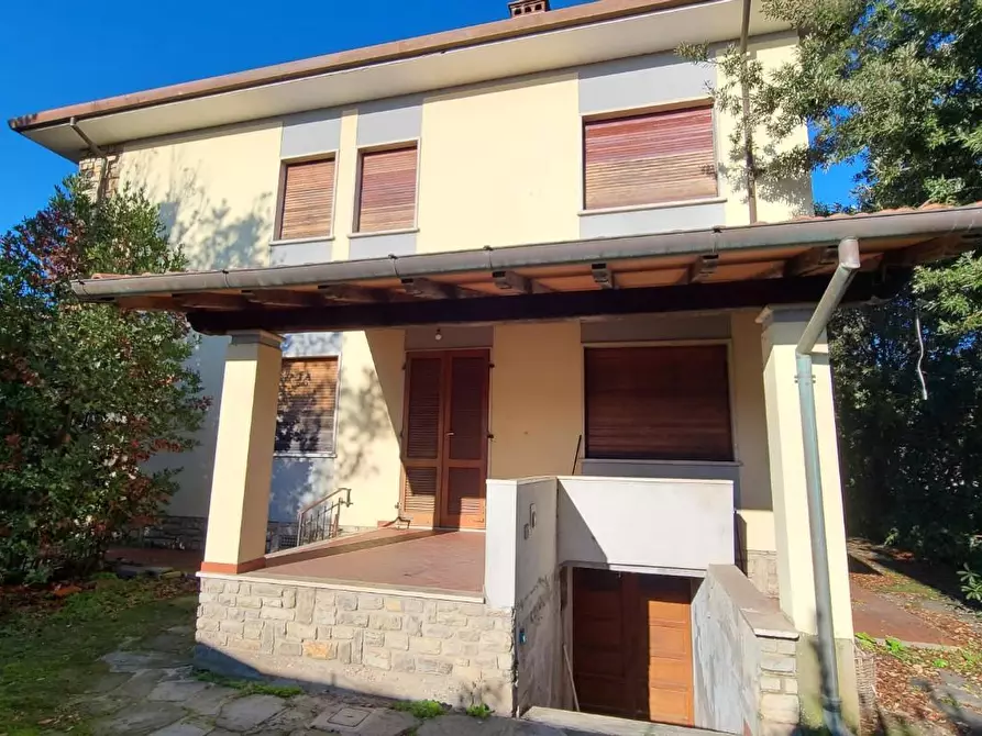 Immagine 7 di Villa in vendita  a Pietrasanta