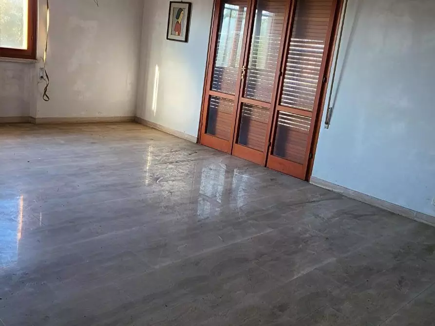 Immagine 8 di Villa in vendita  a Pietrasanta