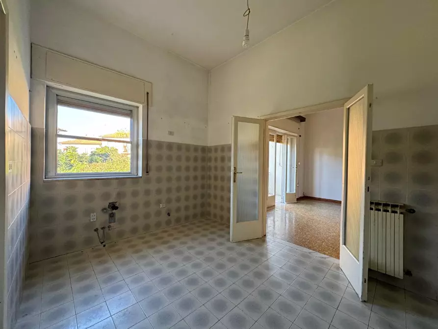 Immagine 5 di Appartamento in vendita  a Pietrasanta