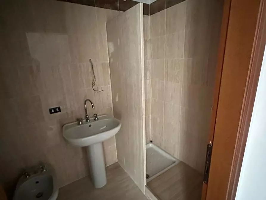 Immagine 18 di Appartamento in affitto  a Carrara