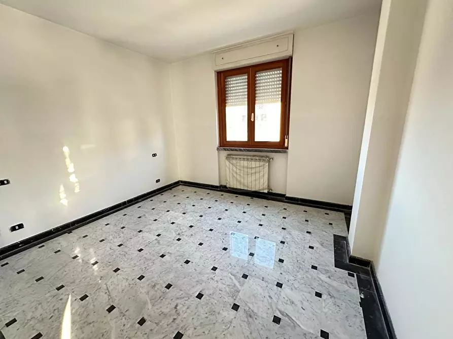 Immagine 21 di Appartamento in affitto  a Carrara