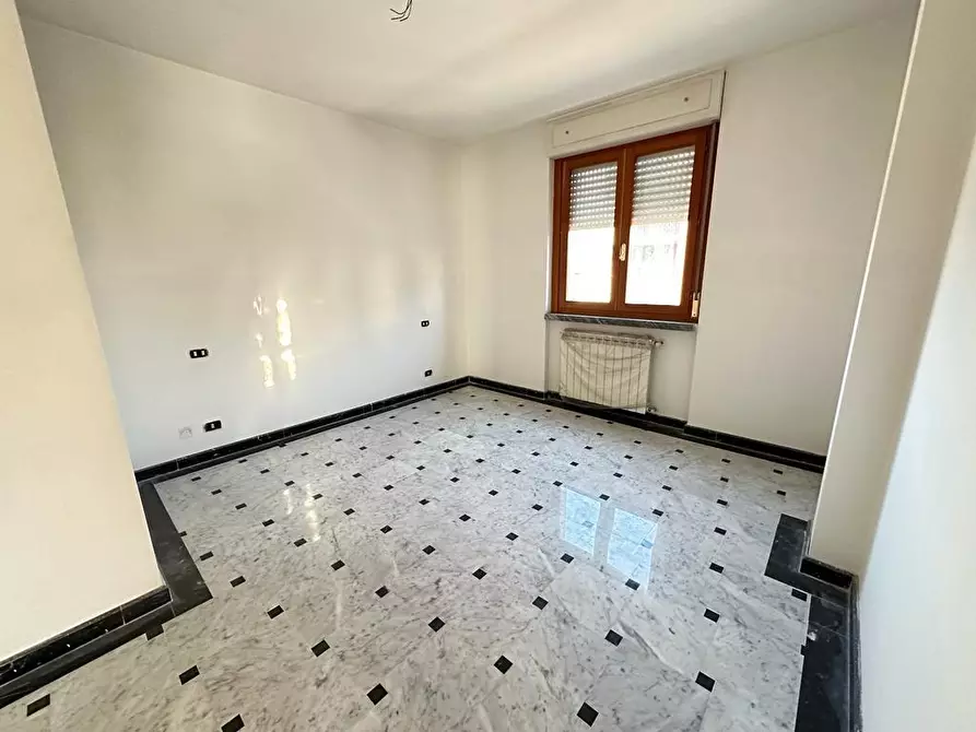 Immagine 6 di Appartamento in affitto  a Carrara