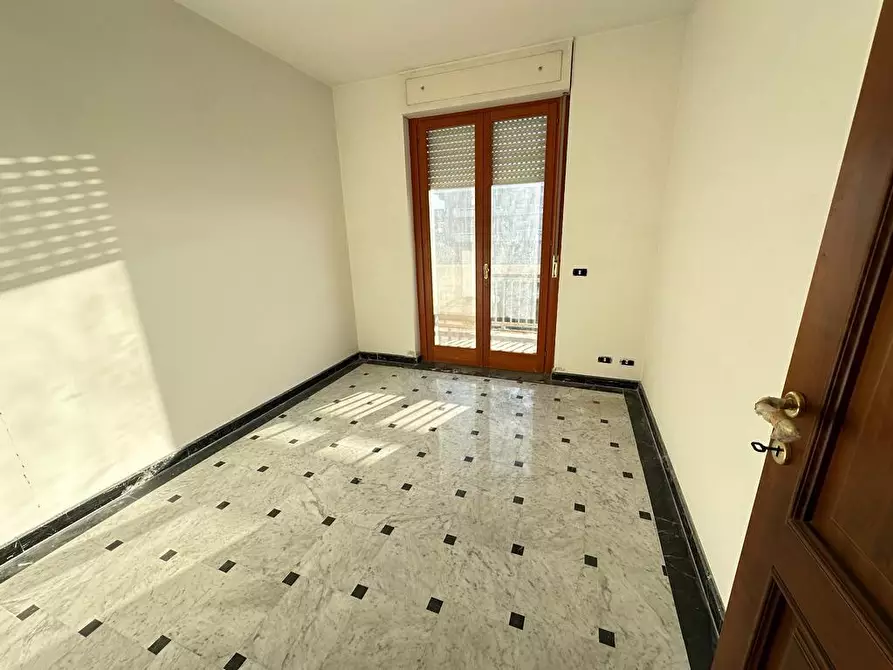 Immagine 23 di Appartamento in affitto  a Carrara