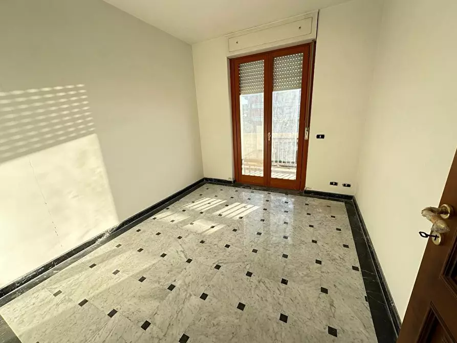 Immagine 9 di Appartamento in affitto  a Carrara