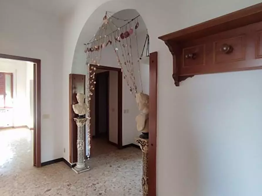 Immagine 15 di Casa semindipendente in vendita  a Castelnuovo Magra