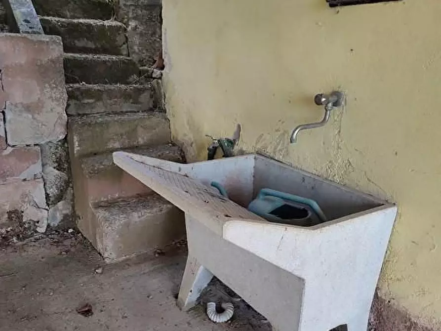 Immagine 40 di Casa semindipendente in vendita  a Castelnuovo Magra