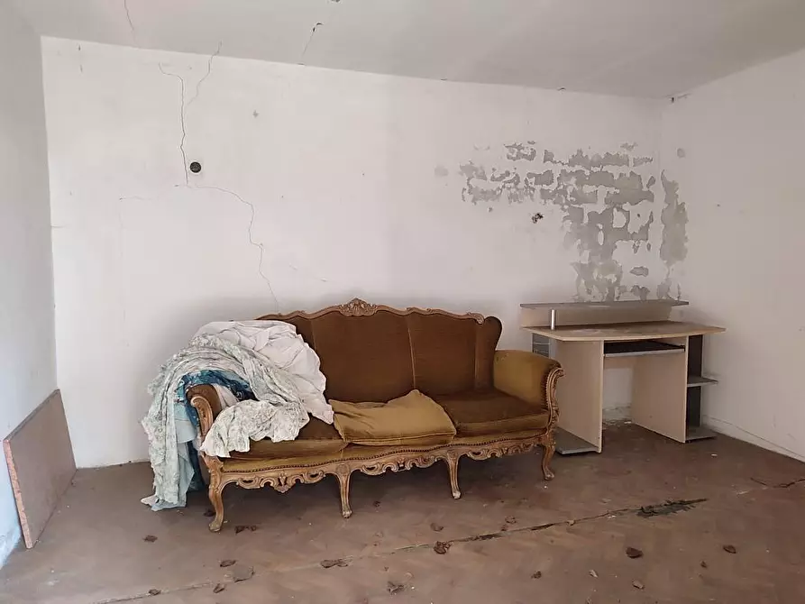 Immagine 38 di Casa semindipendente in vendita  a Castelnuovo Magra