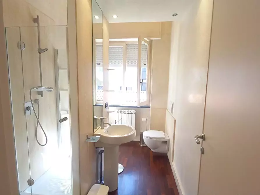 Immagine 90 di Villa in vendita  a Camaiore