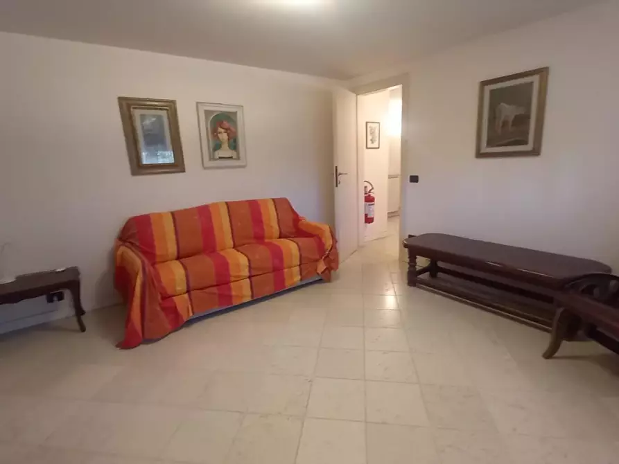 Immagine 130 di Villa in vendita  a Camaiore