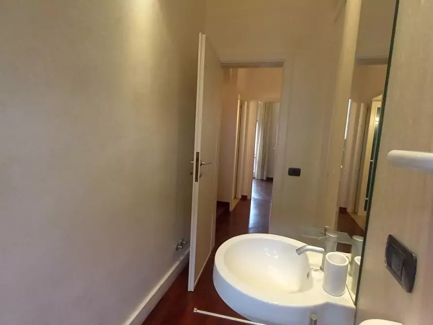 Immagine 39 di Villa in vendita  a Camaiore