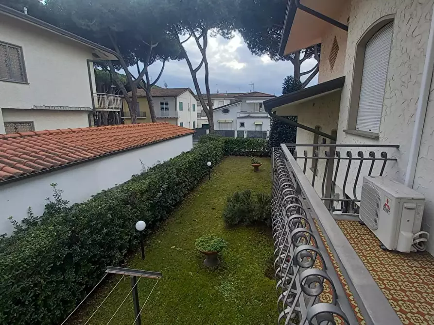 Immagine 35 di Villa in vendita  a Camaiore