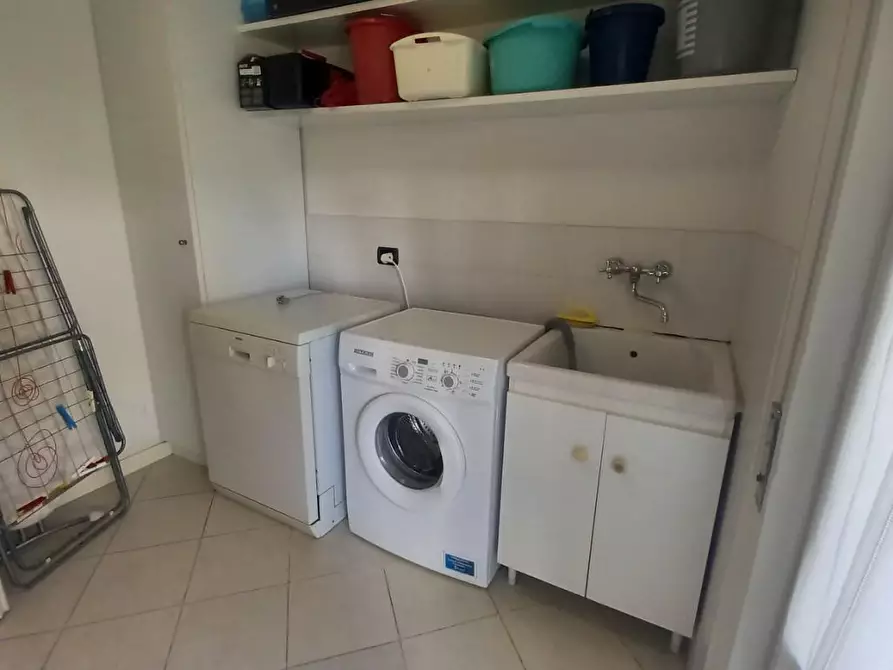 Immagine 129 di Villa in vendita  a Camaiore