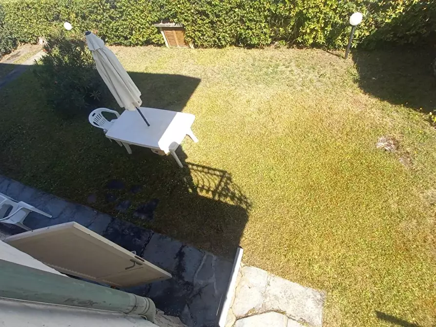 Immagine 86 di Villa in vendita  a Camaiore