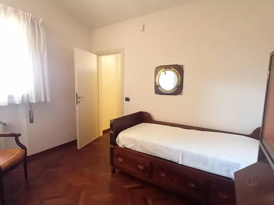 Immagine 94 di Villa in vendita  a Camaiore