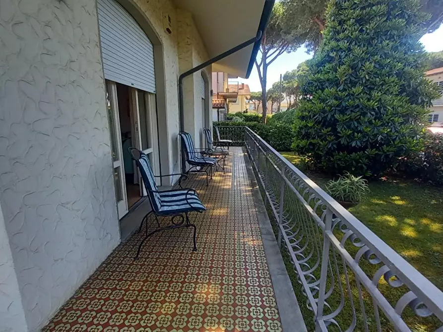 Immagine 109 di Villa in vendita  a Camaiore