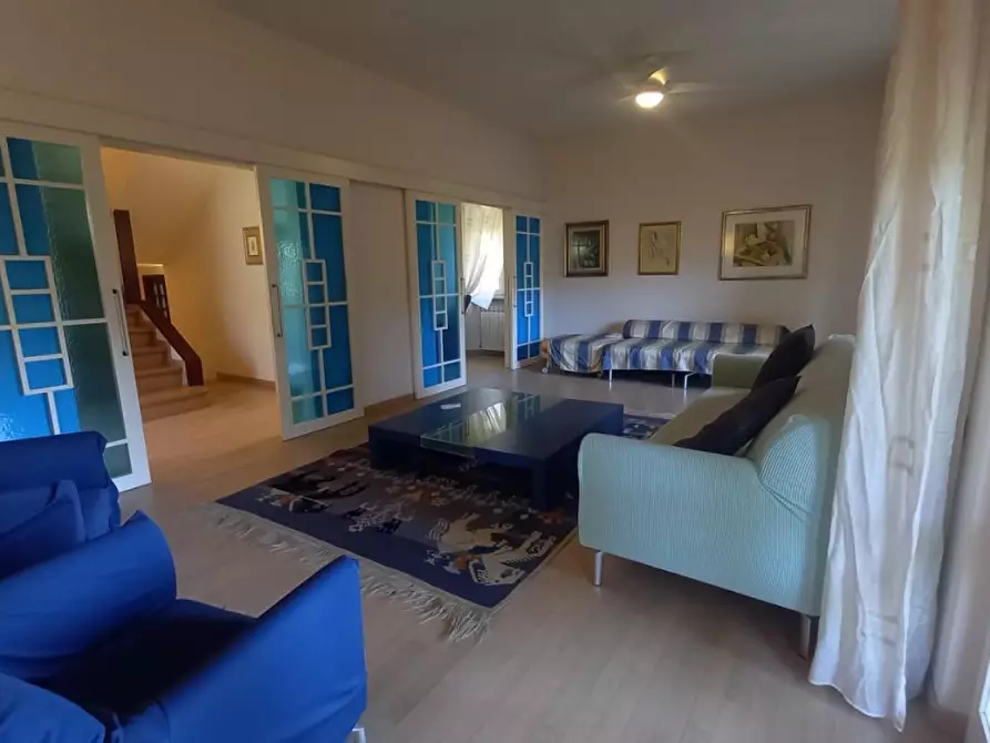 Immagine 107 di Villa in vendita  a Camaiore