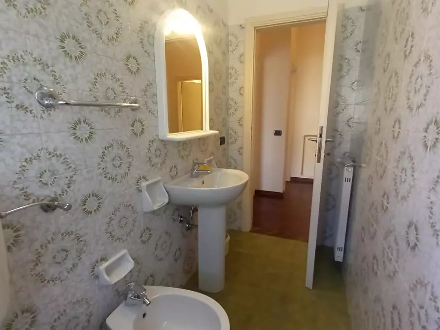 Immagine 77 di Villa in vendita  a Camaiore