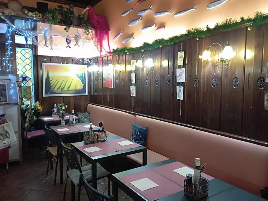 Immagine 3 di Attività commerciale in vendita  a Pisa