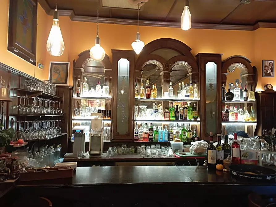 Immagine 4 di Attività commerciale in vendita  a Pisa