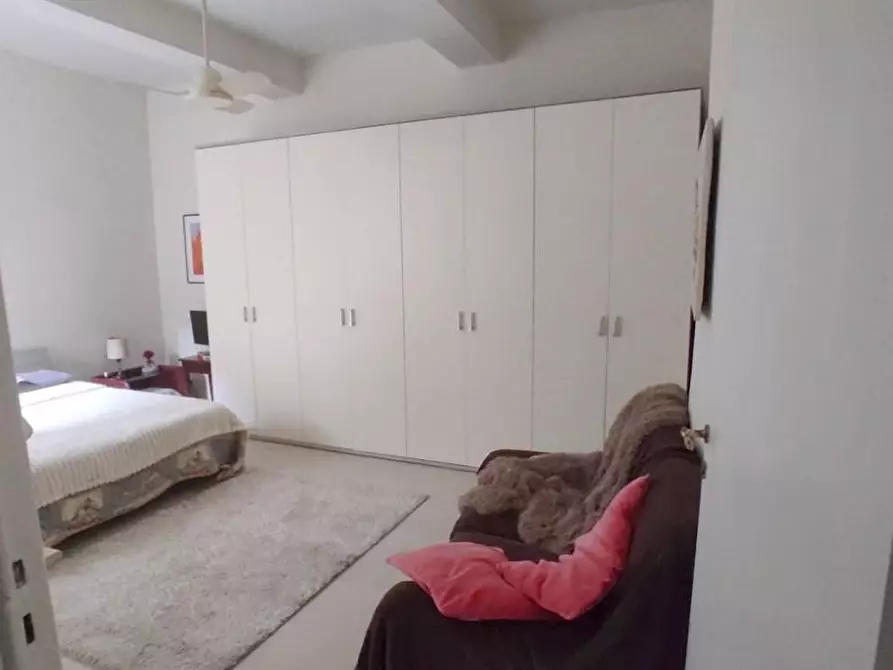 Immagine 6 di Appartamento in vendita  a Siena