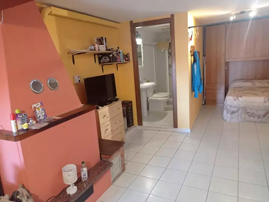 Immagine 5 di Appartamento in vendita  a Carrara