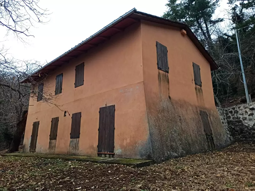 Immagine 1 di Rustico / casale in vendita  a Lucca