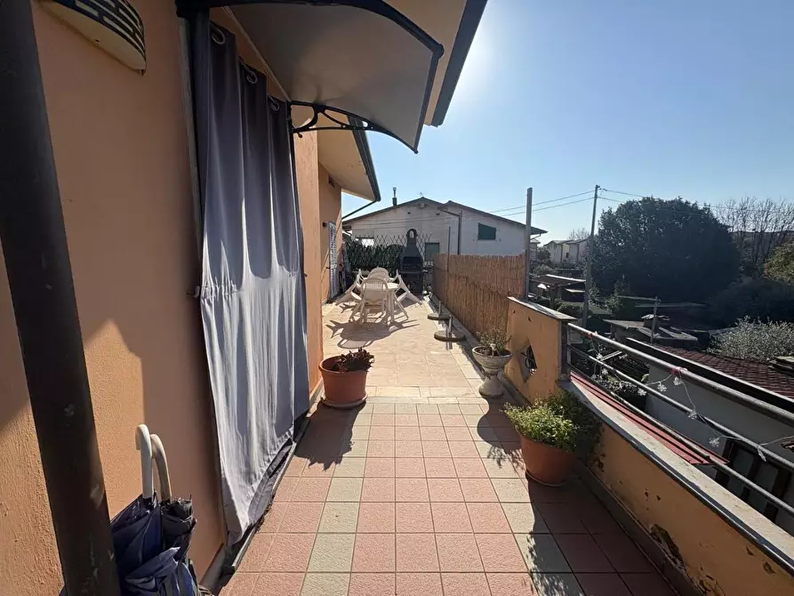 Immagine 2 di Casa trifamiliare in vendita  a Montignoso