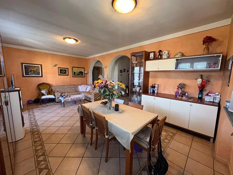 Immagine 9 di Casa trifamiliare in vendita  a Montignoso