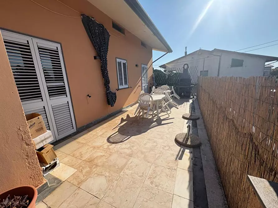 Immagine 3 di Casa trifamiliare in vendita  a Montignoso