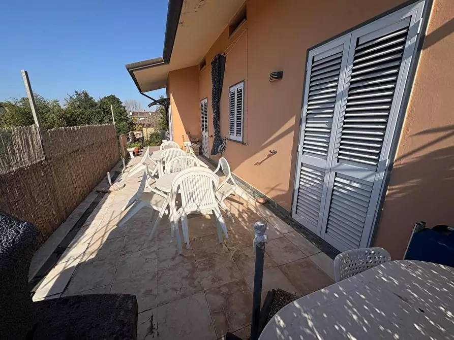 Immagine 4 di Casa trifamiliare in vendita  a Montignoso