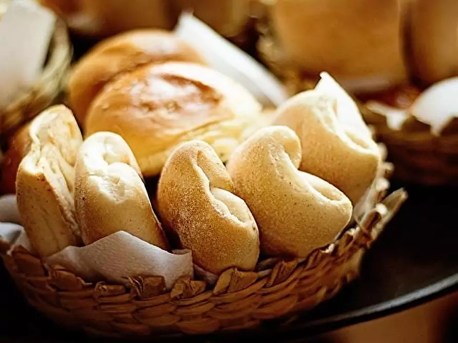 Immagine 5 di Attività commerciale in vendita  a Pontedera