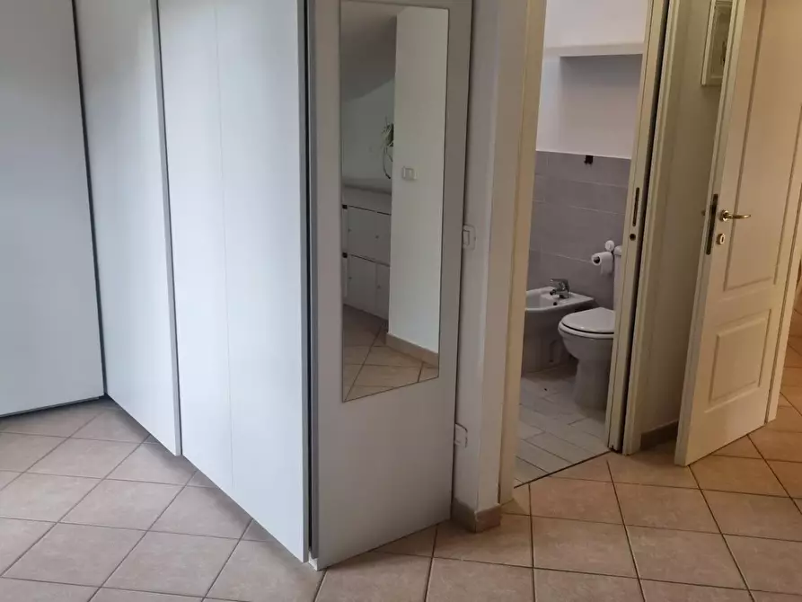 Immagine 10 di Mansarda in vendita  a Massa